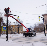 Город украшают гирляндами