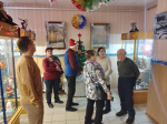 Вернисаж новогодних ёлок и игрушек